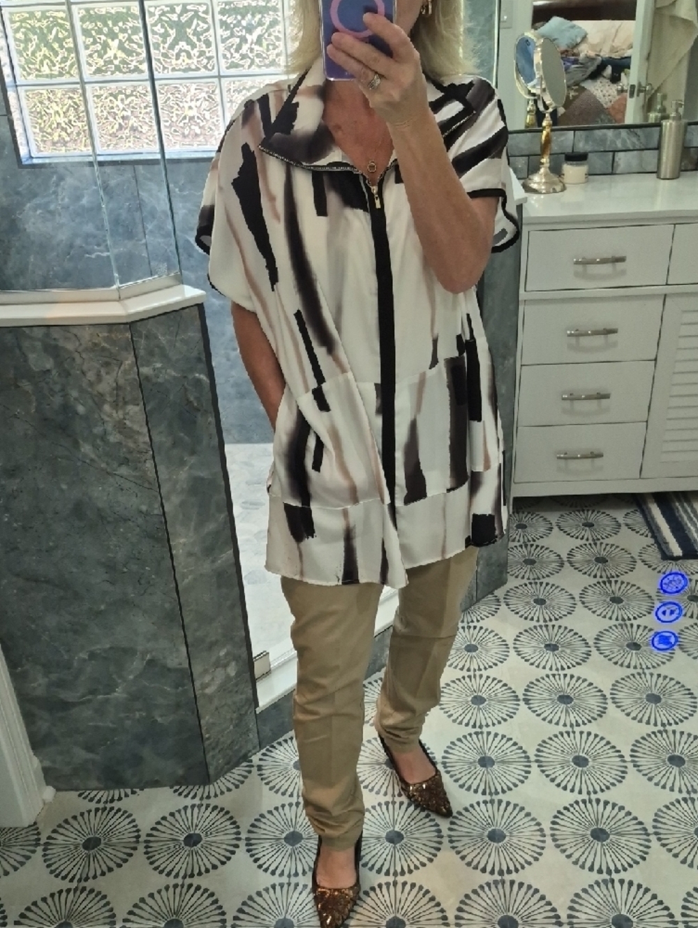 LYSSE' Abstract Stripe Zip-Front Women’s Tunic White and Black